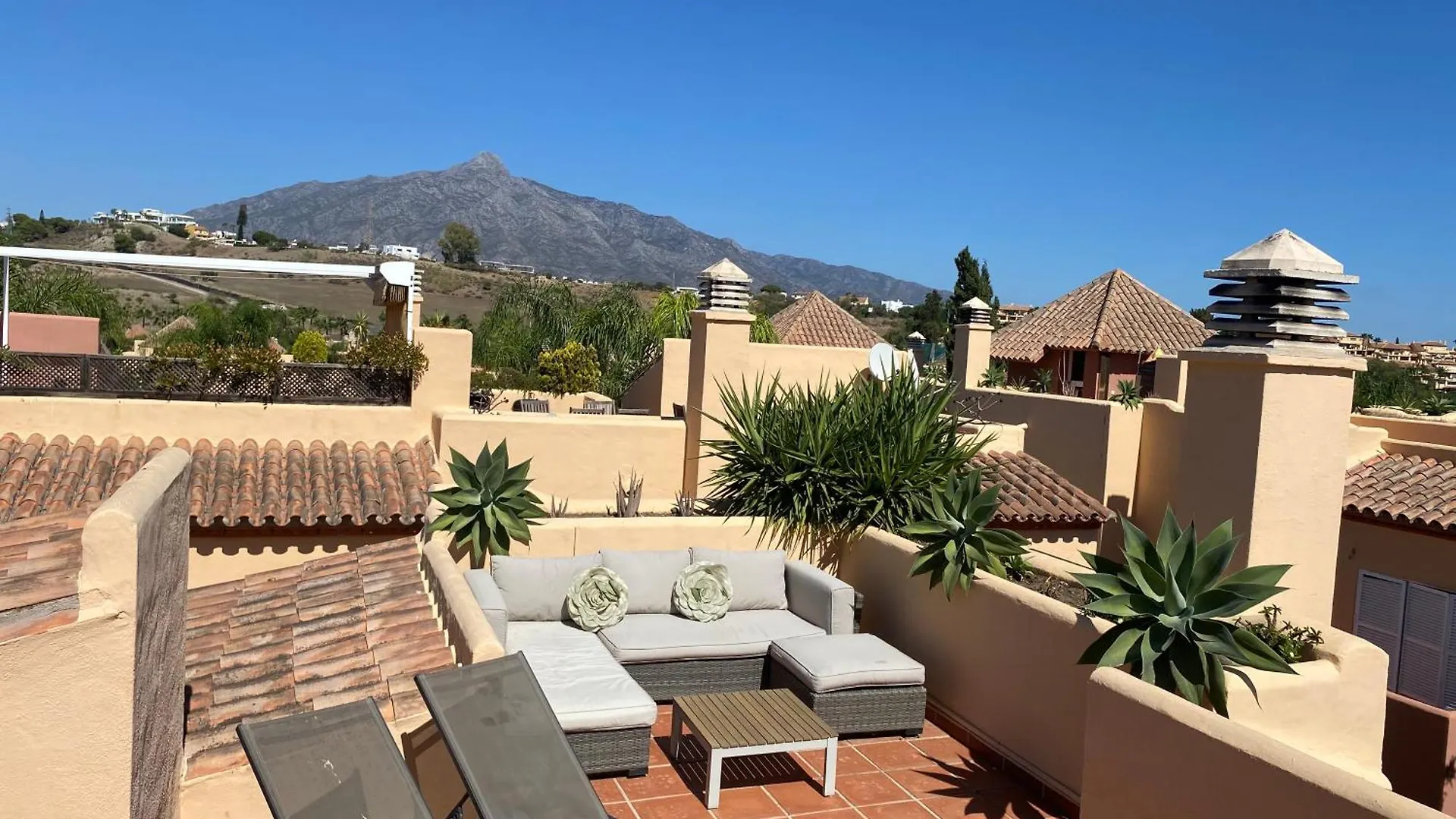 Semesterbostad Condes De Iza Nueva Andalucia Villa Marbella Spanien