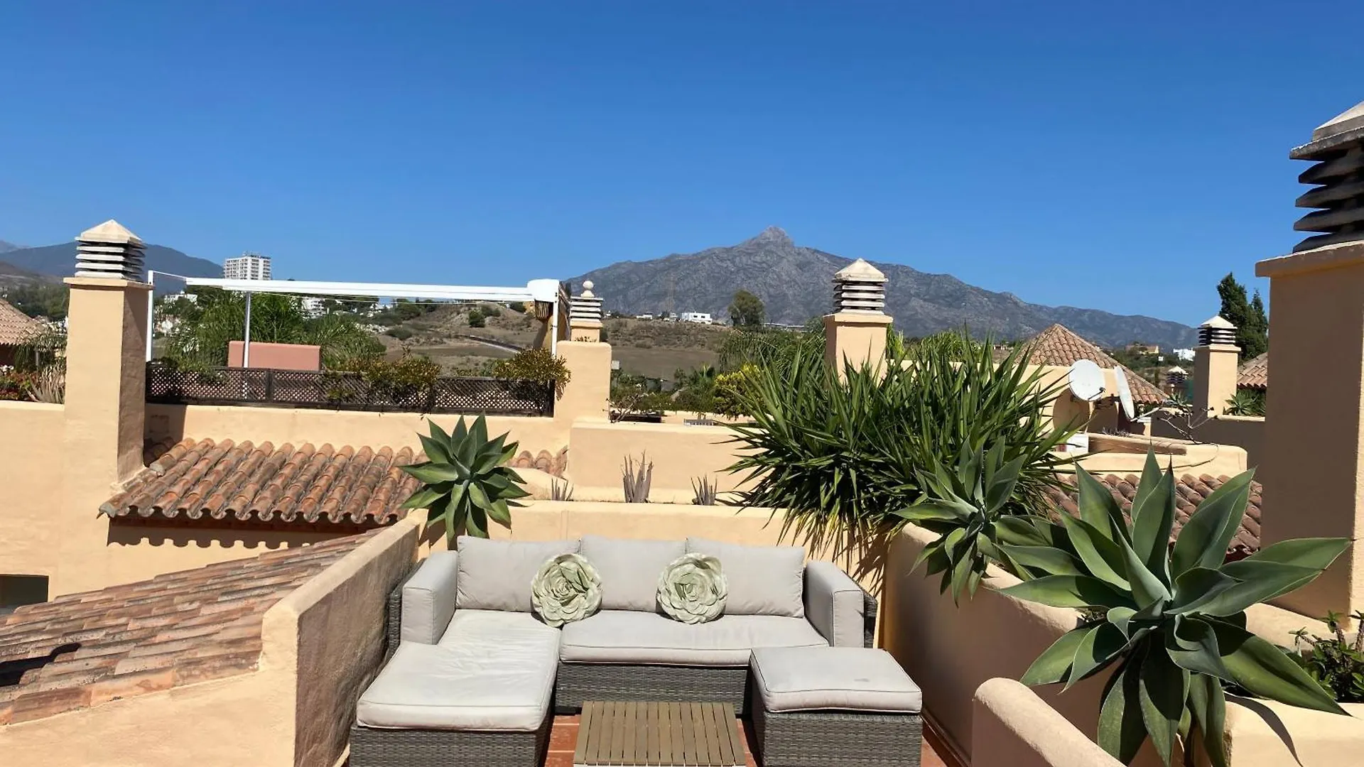 Condes De Iza Nueva Andalucia Villa Marbella