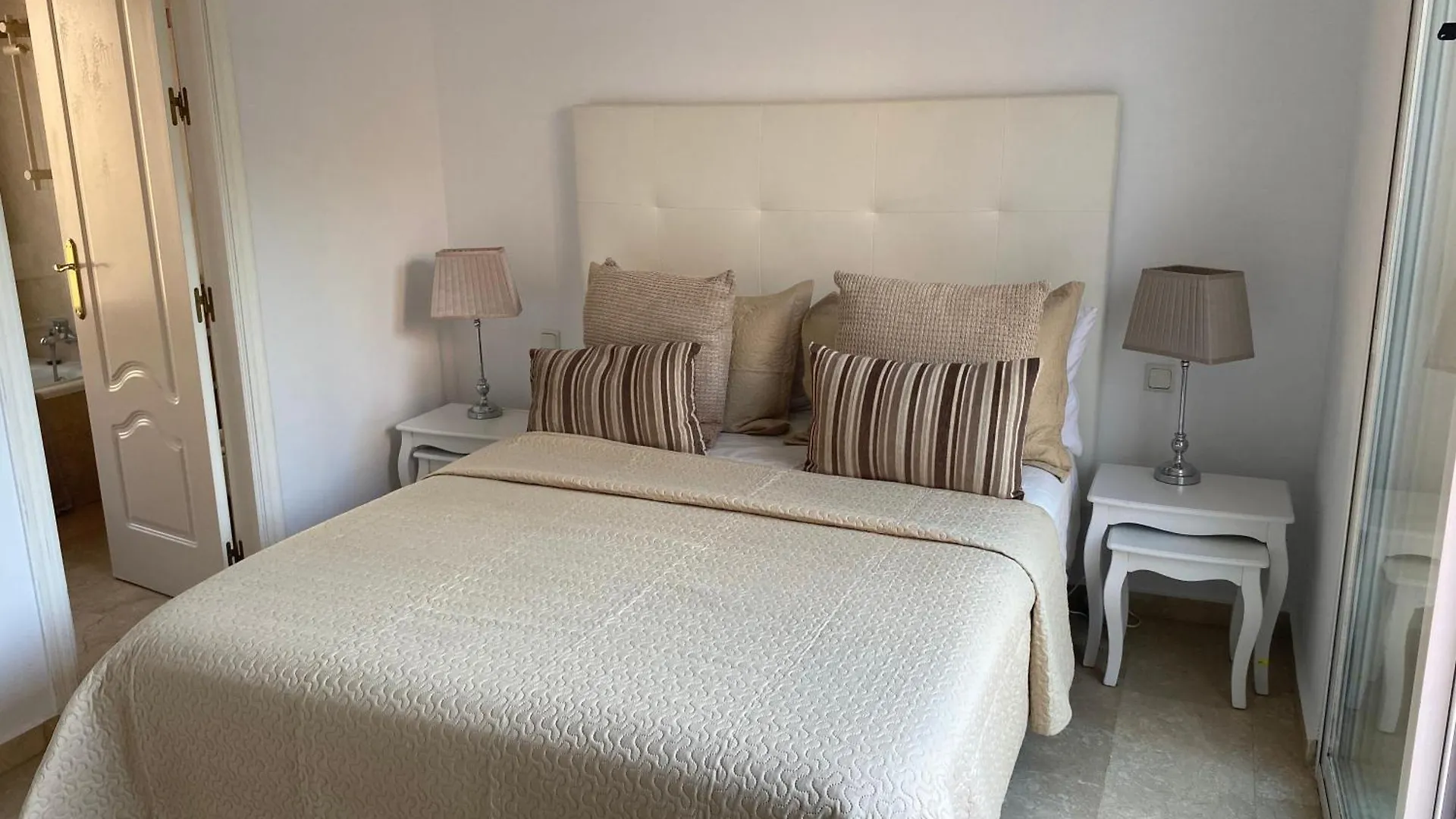 Condes De Iza Nueva Andalucia Villa Marbella 0*,